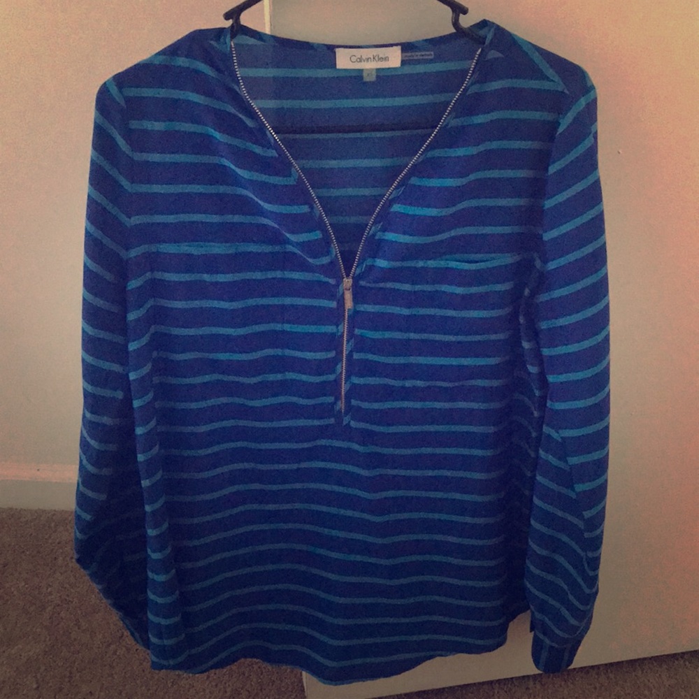 Calvin Klein XS top!
